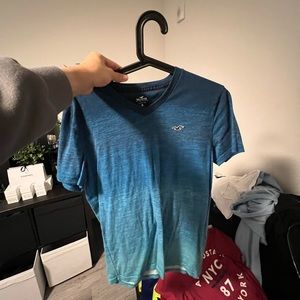 Hollister tshirt